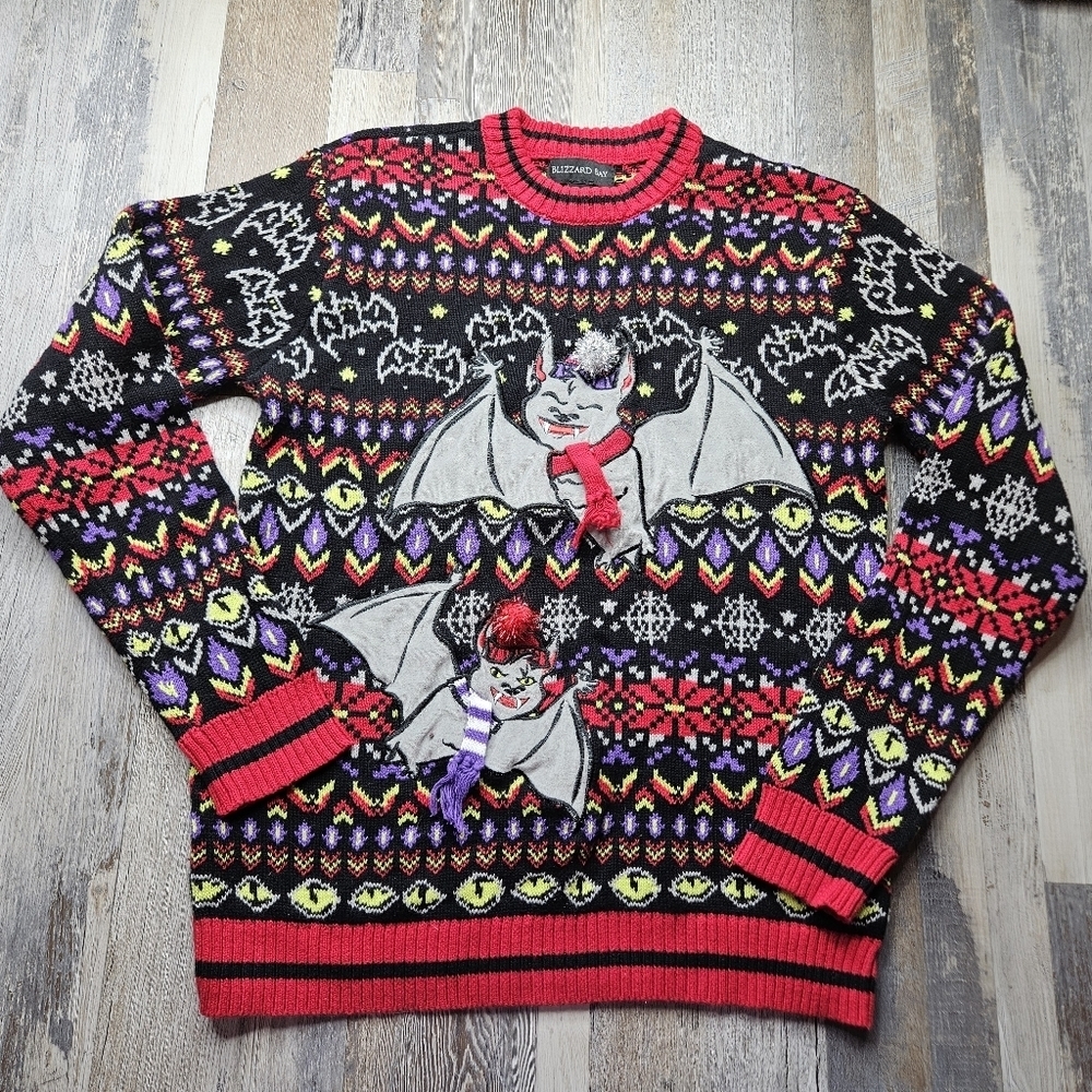 HALLOWEEN - Blizzard Bay Men's Small Ugly Sweater Bats